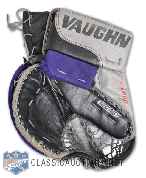 Stephane Fisets Late-1990s Los Angeles Kings Signed Game-Worn Vaughn Glove