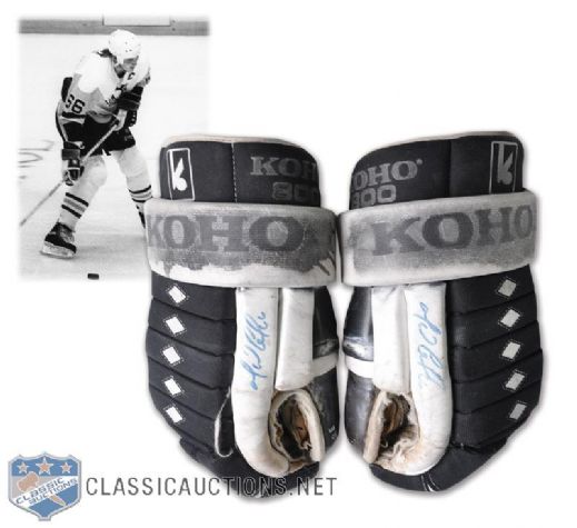 Mario Lemieuxs Late-1980s Pittsburgh Penguins Signed Game-Used Koho Gloves