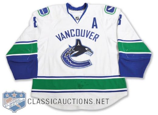 Willie Mitchells 2009-10 Vancouver Canucks Game-Worn Alternate Captains Jersey with Team LOA - Photo-Matched!