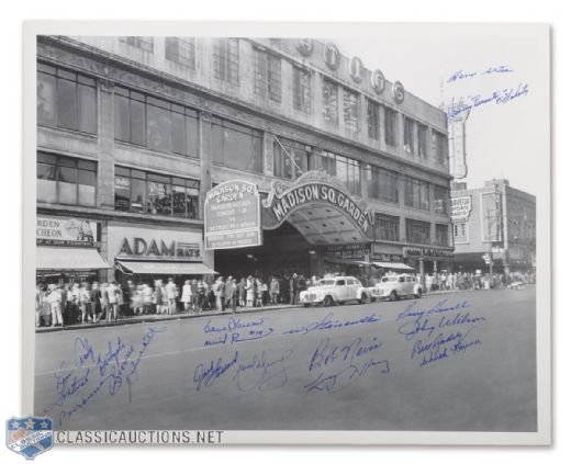 Madison Square Garden Photograph Autographed by 17 Rangers (16" x 20)