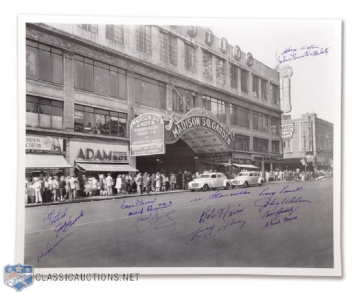 Madison Square Garden Photograph Autographed by 15 Rangers (16" x 20")