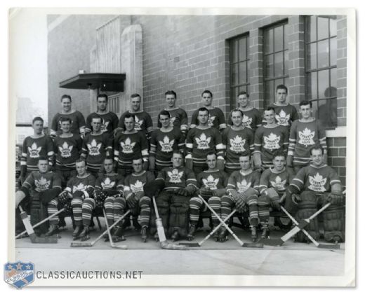 Toronto Maple Leafs 1939-40 Team Photo by Turofsky (8" x 10")