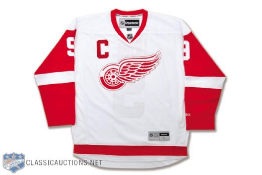 Gordie Howe Signed Detroit Red Wings Reebok Jersey