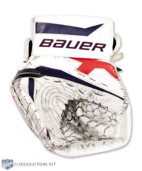 Semyon Varlamovs Washington Capitals Bauer Game-Used Glove