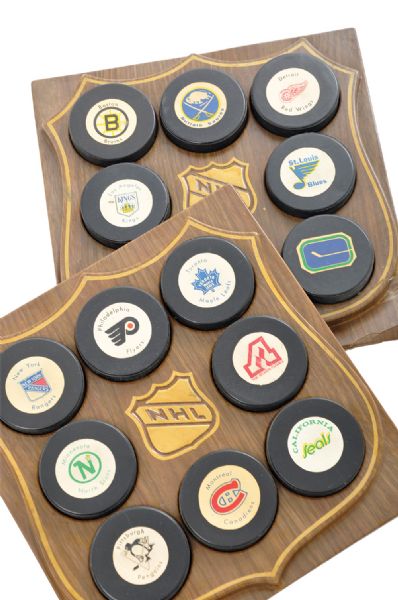 Standard Brands Early-1970s Complete NHL Puck Set of 16 with Displays 