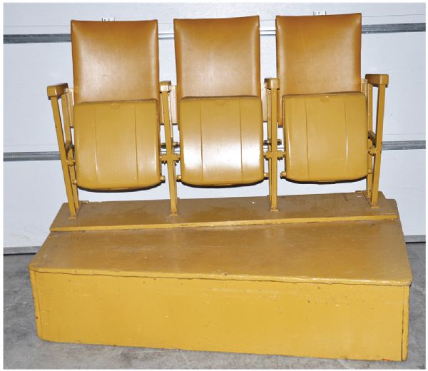 Maple Leaf Gardens Set of 3 Gold Seats on Pedestal