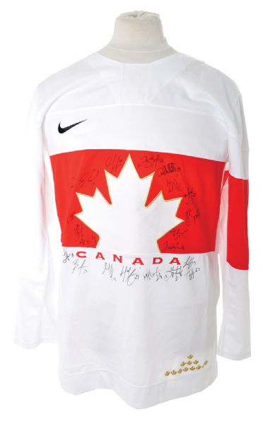 Team Canada Women Hockey Team 2014 Olympics Champions Team-Signed Jersey by 21 