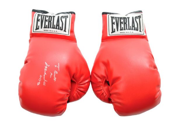 Muhammad Ali Signed and Dedicated Everlast Boxing Glove To Brett Hull