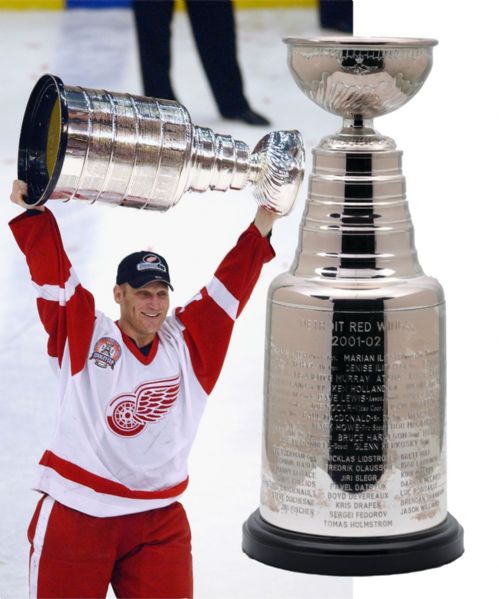 Detroit Red Wings 2001-02 Stanley Cup Championship Trophy (13")