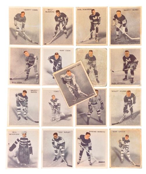 1933-34 World Wide Gum Ice Kings V357 Hockey Card Collection of 30 with Cook Bros., Tiny Thompson, Barry, Dutton and Day