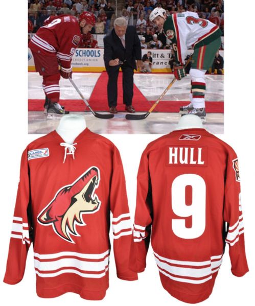 Brett Hulls 2005-06 Phoenix Coyotes #9 Game-Worn Jersey with Katrina Patch and LOA