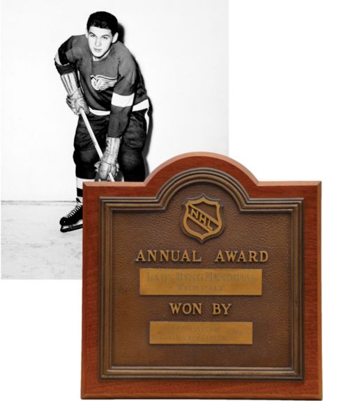 Alex Delvecchios 1958-59 Lady Byng Memorial Trophy Plaque