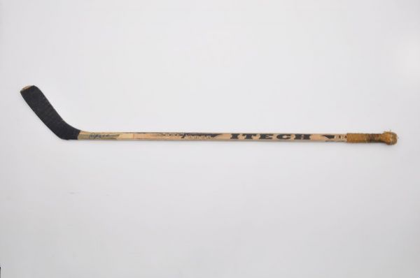 Pat Verbeeks Mid-to-Late-1990s Dallas Stars Signed Game-Used Itech Stick