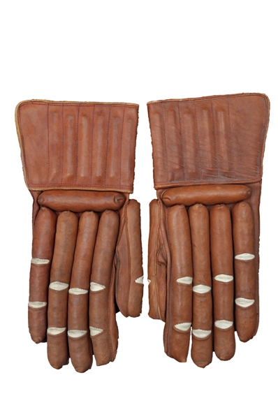 Vintage 1920s Long Fingers Hockey Leather Gloves In Gorgeous Condition