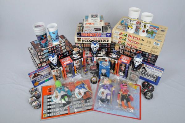 Vintage and Modern Hockey Puzzles. Bobble Heads and Various Memorabilia Collection
