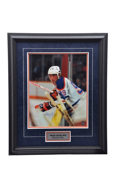Wayne Gretzky Signed Edmonton Oilers "Leaning Over the Bench" Limited-Edition Framed Photo #1/99 with WGA COA (27" x 33")