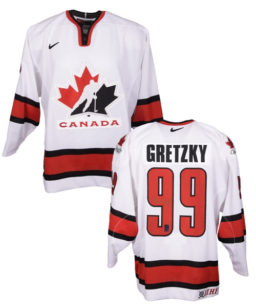 Wayne Gretzky Signed 2002 Winter Olympics Team Canada Jersey with WGA COA