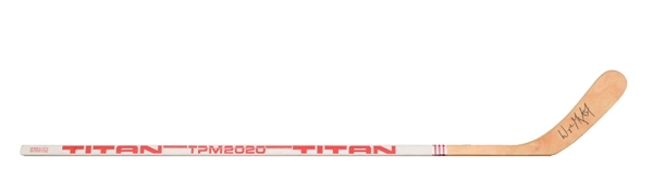 Wayne Gretzky Signed Vintage Titan TPM 2020 Model Stick