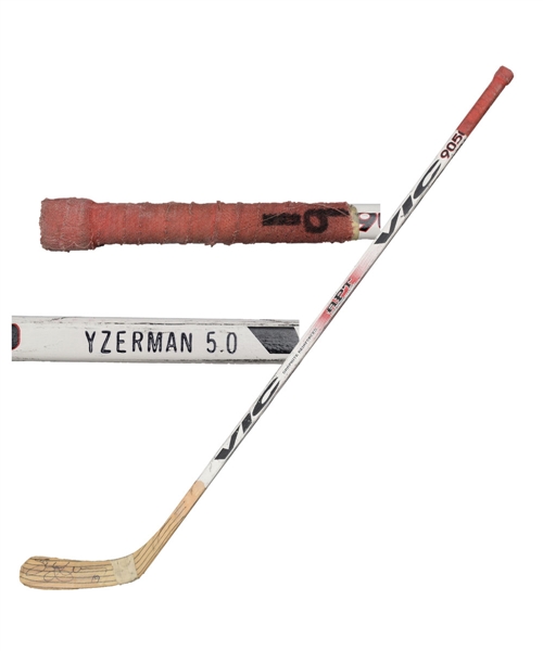 Steve Yzermans Mid-1990s Detroit Red Wings Signed Vic APT 9050 Game-Used Stick