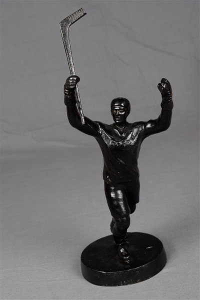 1964 Olympics Russia CCCP Hockey Player Figural Statue (14")