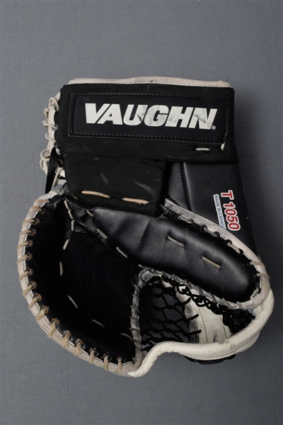 Stephane Fisets Late-1990s Los Angeles Kings Vaughn Game-Used Glove