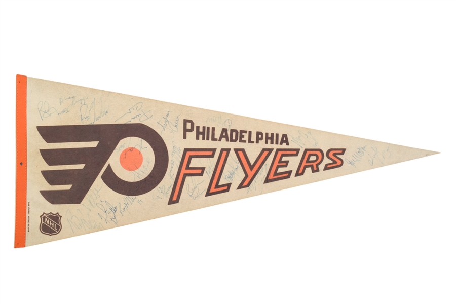 Philadelphia Flyers 1982-83 Team-Signed Pennant by 21 with Pelle Lindbergh - JSA LOA