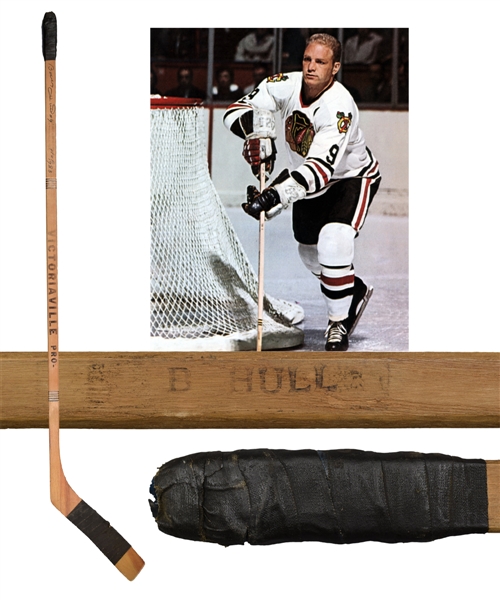 Bobby Hulls Late-1960s Chicago Black Hawks Signed "Banana Hook" Victoriaville Game-Used Stick