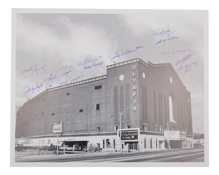 Detroit Olympia Photo Autographed by 12 Former Detroit Red Wings Players (16" x 20")
