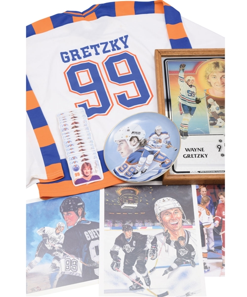 Wayne Gretzky Memorabilia Collection with 1982 Csorba Plate, 1982-83 Neilson Set, Vintage Photos and More!