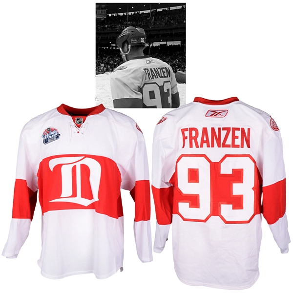 Johan Franzens 2009 NHL Winter Classic Detroit Red Wings Warm-Up Worn Jersey with NHLPA LOA