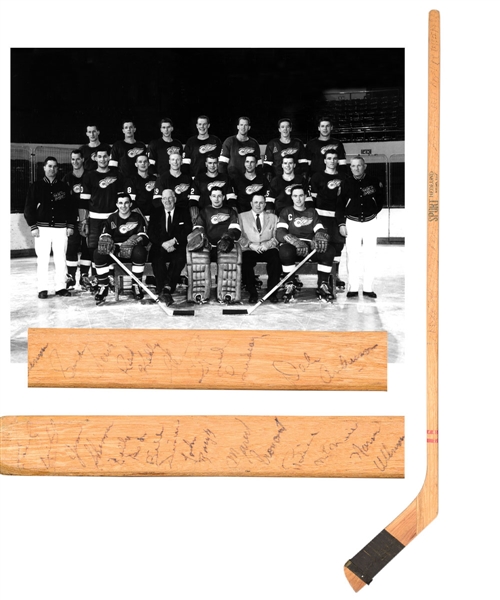 Detroit Red Wings 1956-57 Team-Signed Stick by 21 with 8 HOFers Including Howe, Lindsay and Delvecchio