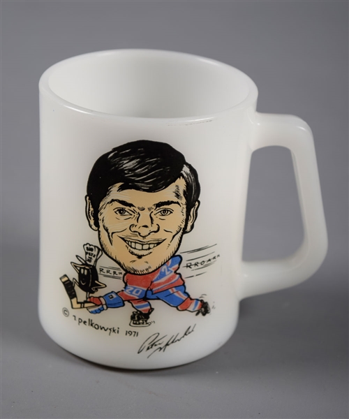 1971-72 Macs Milk Sporticatures Peter Mahovlich Montreal Canadiens Mug