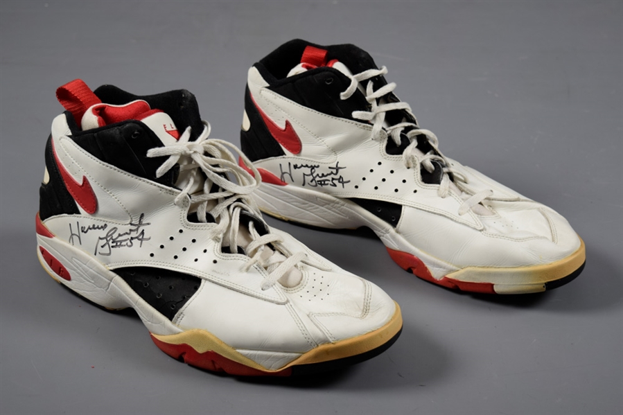 Horace Grants Chicago Bulls Signed Pair of Nike Air Game-Worn Shoes with JSA LOA For Autographs