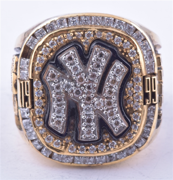 New York Yankees 1999 World Series Championship Limited-Edition Replica Ring