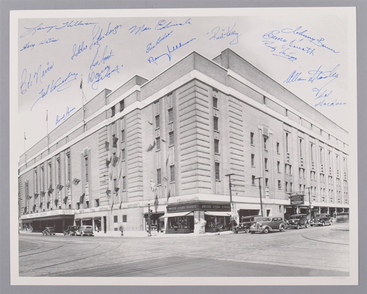 Maple Leaf Gardens Photo Signed by 17 Former Toronto Maple Leafs Players with LOA (16" x 20")