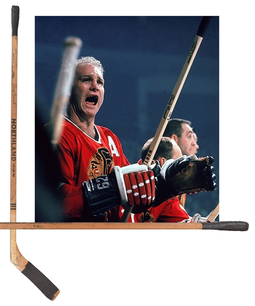 Bobby Hulls Mid-to-Late-1960s Chicago Black Hawks Signed Northland Custom Pro "Banana Hook" Game-Used Stick