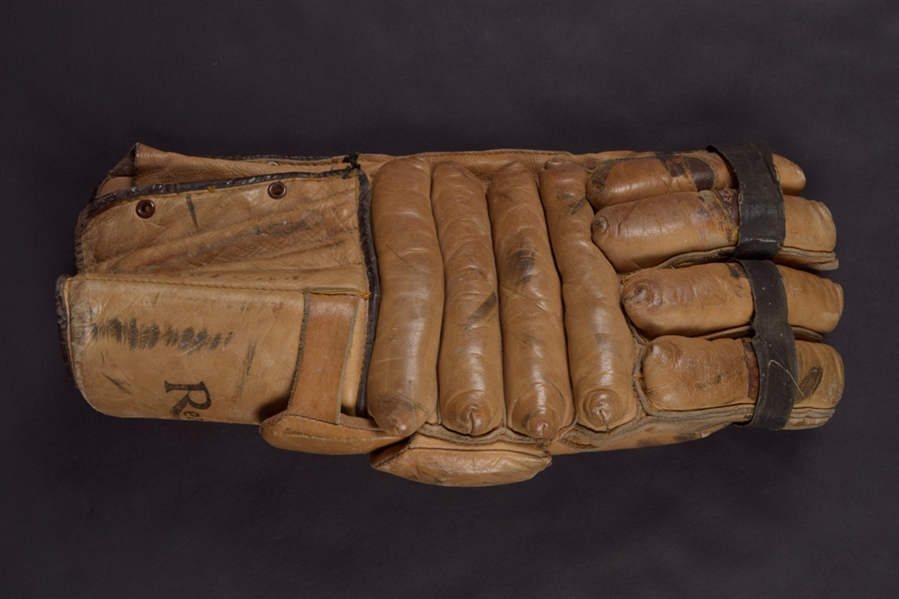 Vintage Late-1950s Reach Pro Hockey Glove Attributed to HOFer Bert Olmstead