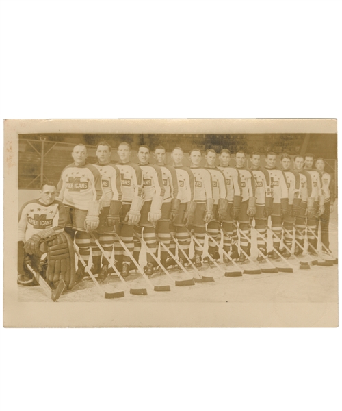 New York Americans 1938-39 Team Photo Postcard Including HOFers Schriner, Stewart, Smith and Dutton 