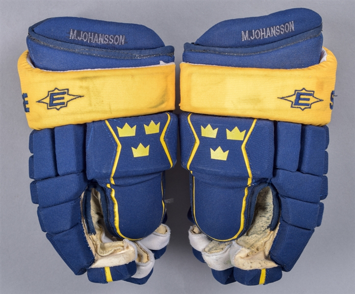 Magnus Johanssons Team Sweden 2010 Olympics Game-Worn Gloves with LOA