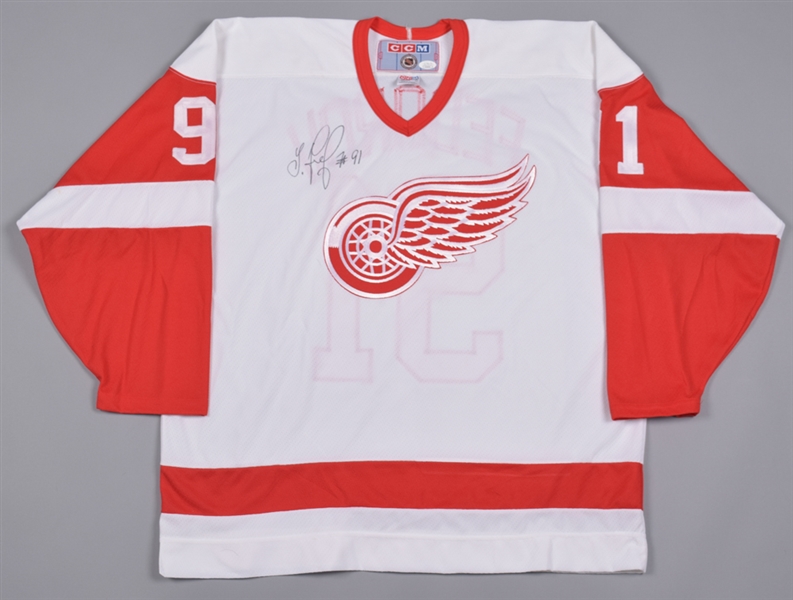 Sergei Fedorov (Detroit Red Wings), Jeremy Roenick (Phoenix Coyotes), Alexei Yashin (Ottawa Senators) and Kelly Buchberger (Atlanta Trashers) Signed Jerseys - All Authenticated