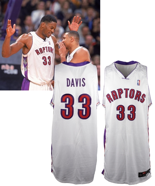 Antonio Davis 2000-01 Toronto Raptors Game-Worn Jersey and Pants