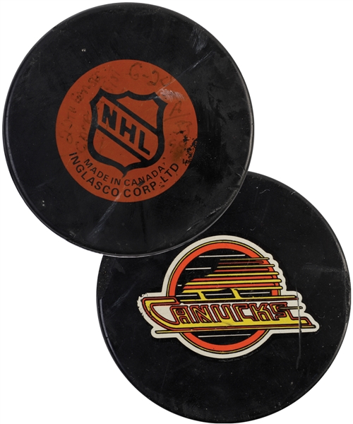 Wayne Gretzkys 1990-91 Los Angeles Kings NHL Consecutive Assist Streak Game #20 Record Puck with LOA