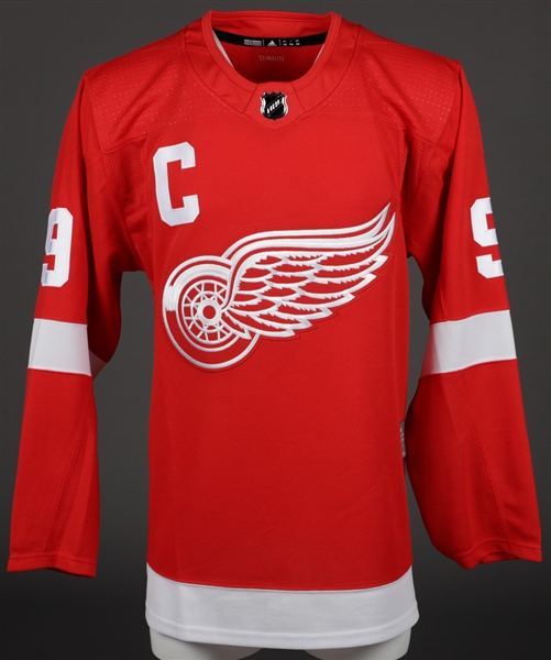 Gordie Howe Signed Detroit Red Wings Jersey, Photo and Puck with LOA