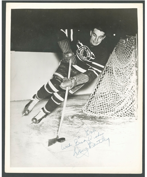 Deceased HOFer Doug Bentley Signed Chicago Black Hawks Photo from the E. Robert Hamlyn Collection