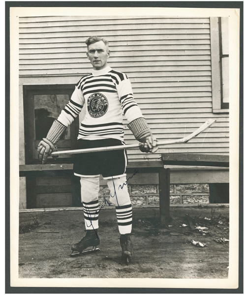 Deceased HOFer Dick Irvin Signed Chicago Black Hawks Photo from the E. Robert Hamlyn Collection
