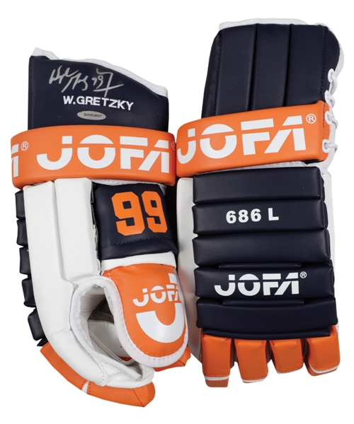 Wayne Gretzky 1987 Edmonton Oilers Jofa Gloves (Pair) with Signed Right Glove - UDA COA