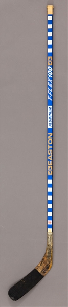 Jeremy Roenick’s Early-to-Mid-1990s Chicago Black Hawks Signed Easton Aluminum T-Flex Game-Used Stick 