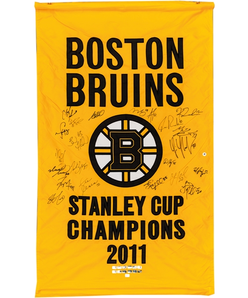 Boston Bruins 2011 Stanley Cup Champions Team-Signed Banner with COA Including Chara, Bergeron, Marchand, Lucic, Recchi, Thomas, Rask, Krejci and Others (36" x 59")