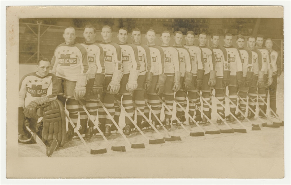 New York Americans 1938-39 Team Photo Postcard Including HOFers Schriner, Stewart, Smith and Dutton 