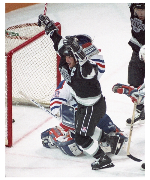 October 15th 1989 LA Kings vs Edmonton Oilers Colour 35mm Negative Collection of 800 Plus - Wayne Gretzkys "1851" Game Including Rare Goal Photo Sequence!